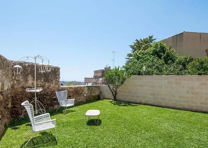 Intalloi Bed & Breakfast 4*