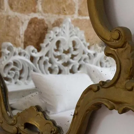 Intalloi Oda ve Kahvaltı Noto
